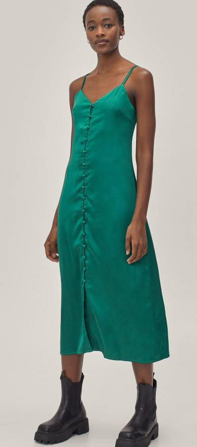 boohoo Midi Doorknoop Jurk Met V Hals En Bandjes, Green