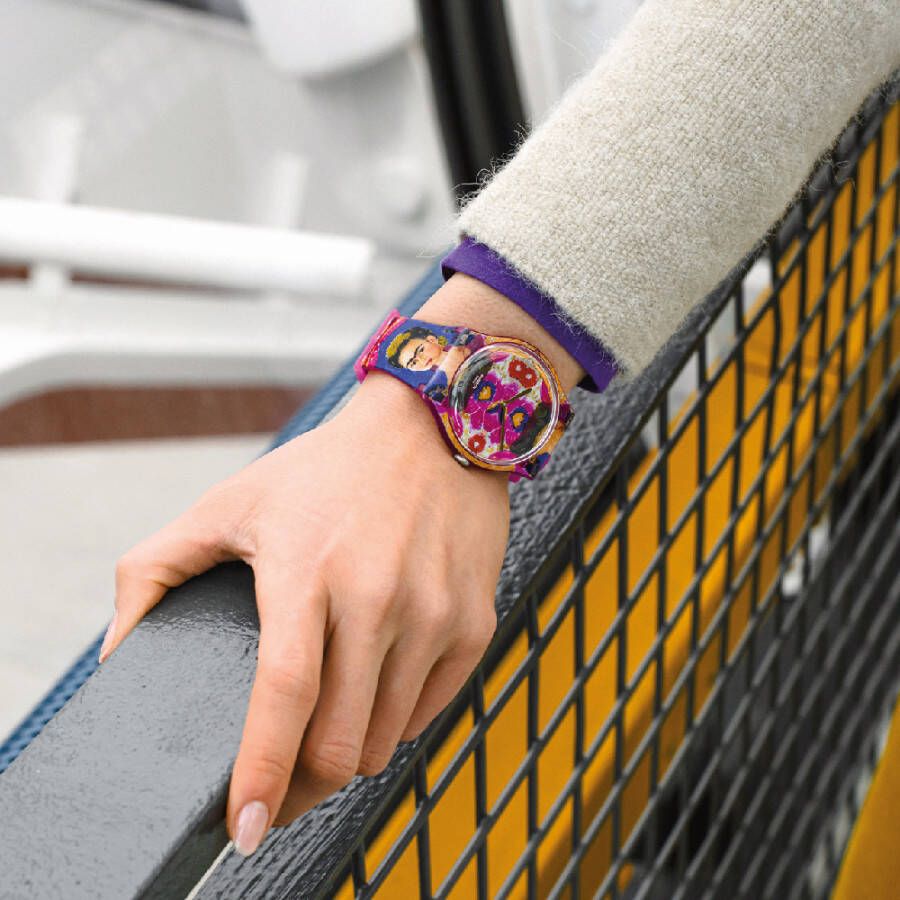 Swatch NewGent SUOZ341 x Centre Pompidou horloge